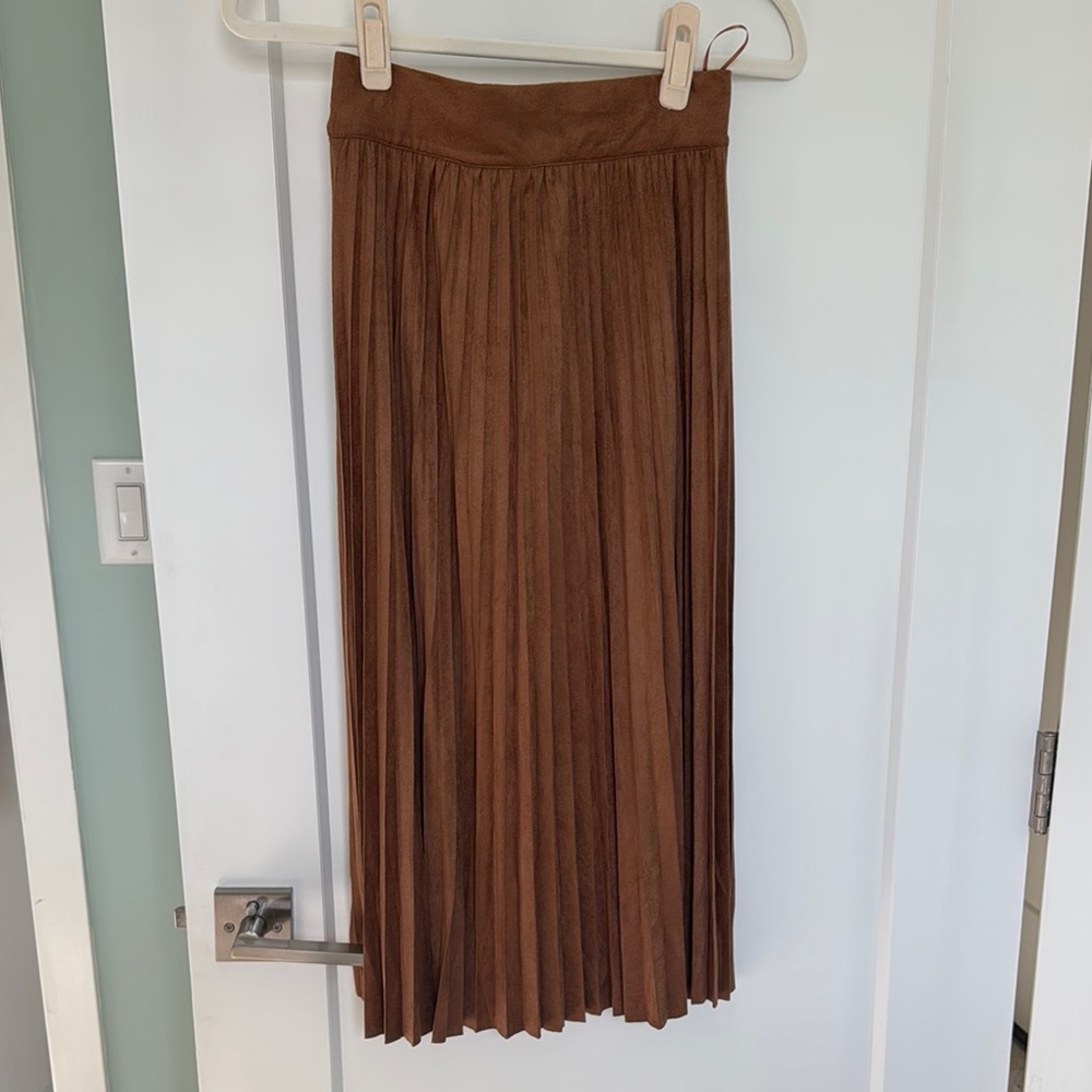 T Tahari Brown Midi Pleated Skirt
